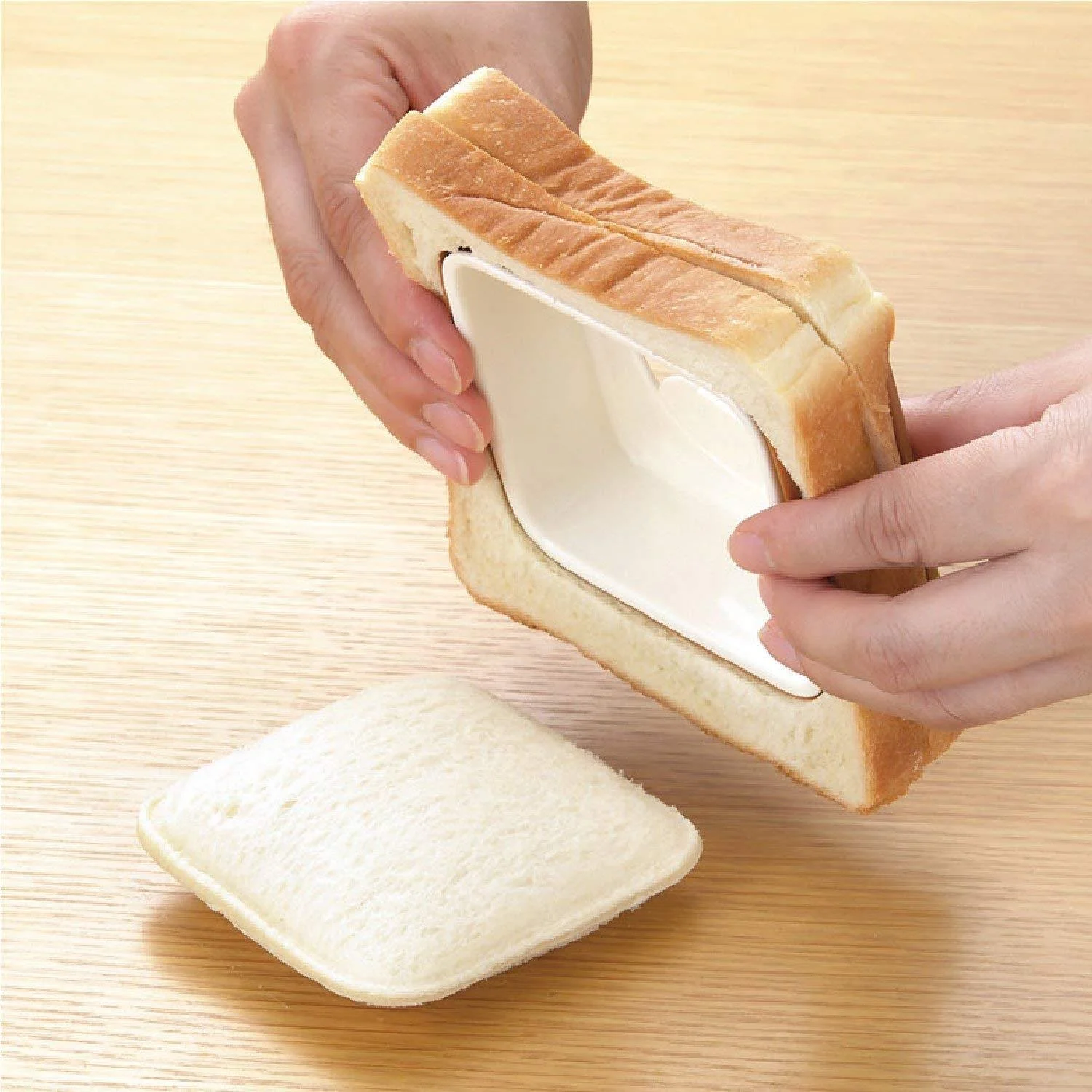 Akebono Sand de Panda Sandwich Maker Cute Press Mold RE-182 - Image 4