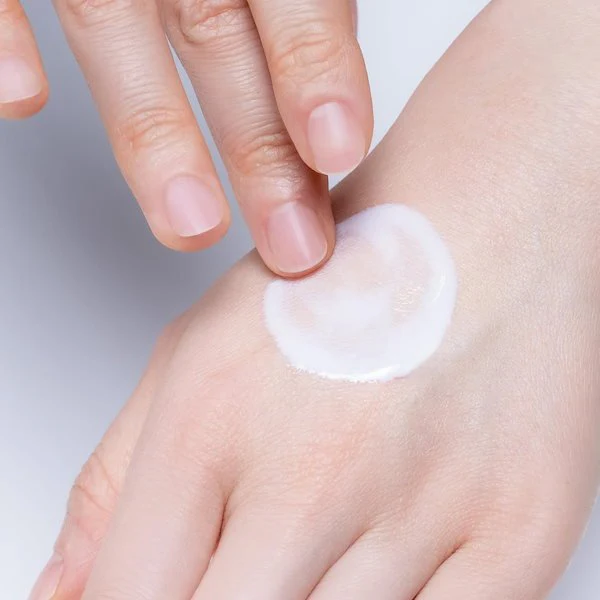 &be UV Milk Non-Chemical Moisturizing Mineral Sunscreen SPF 50+ 100g - Image 5