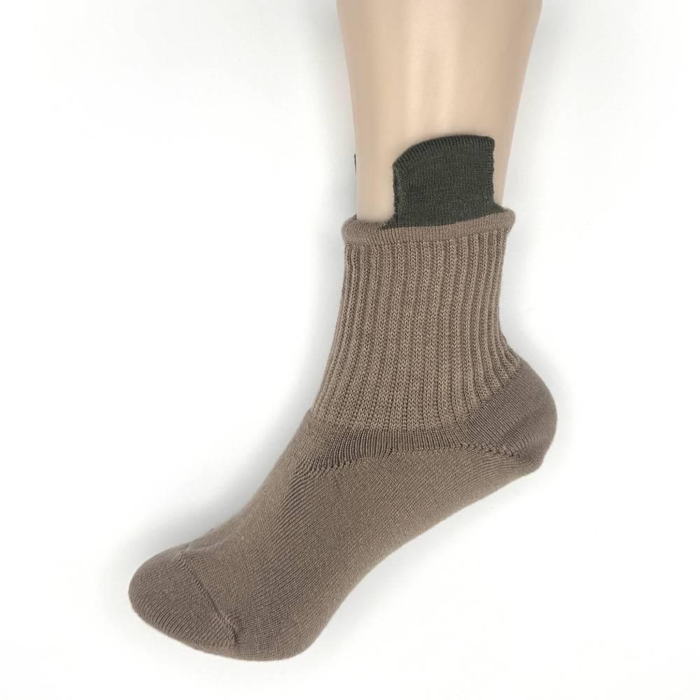 Easy to Wear & Remove Warm Crew Socks Gray & Brown (2 Pairs) - Image 4