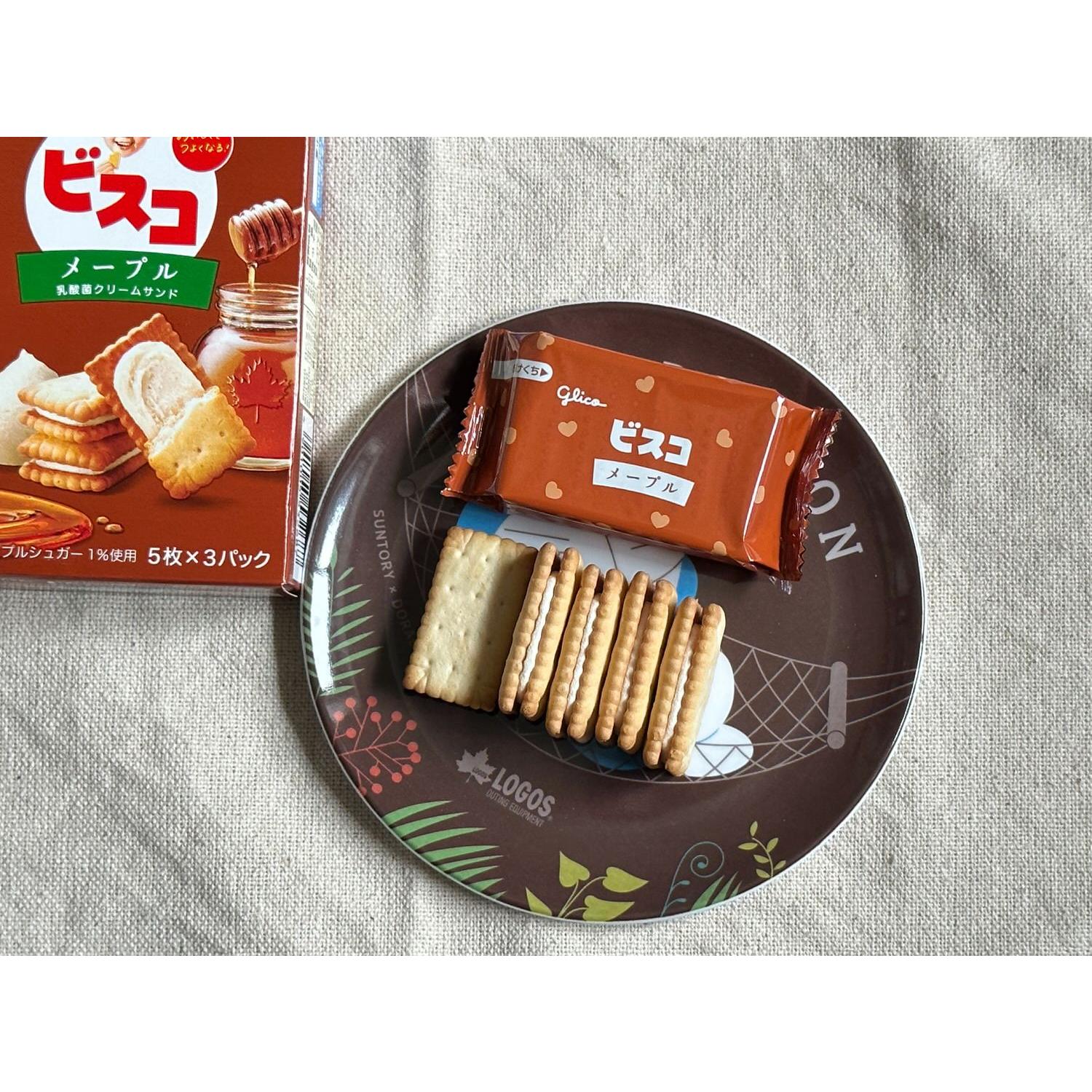 Glico Bisco Maple Syrup Flavored Cream Sandwich Biscuits 15 Pieces (Pack of 5) - Image 3