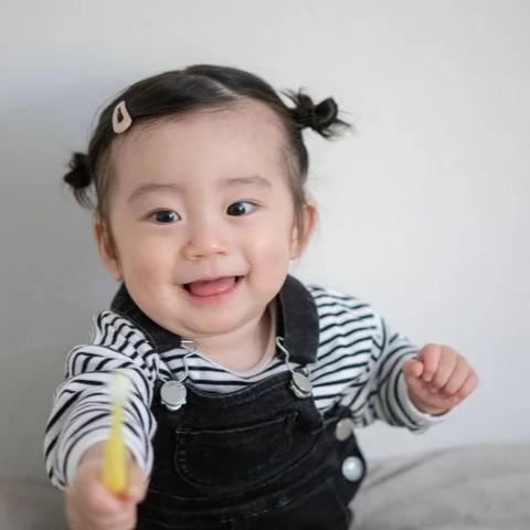 Hapico Step 1 Baby Toothbrush Easy 360 Degree First Tooth Brush Yellow - Image 3