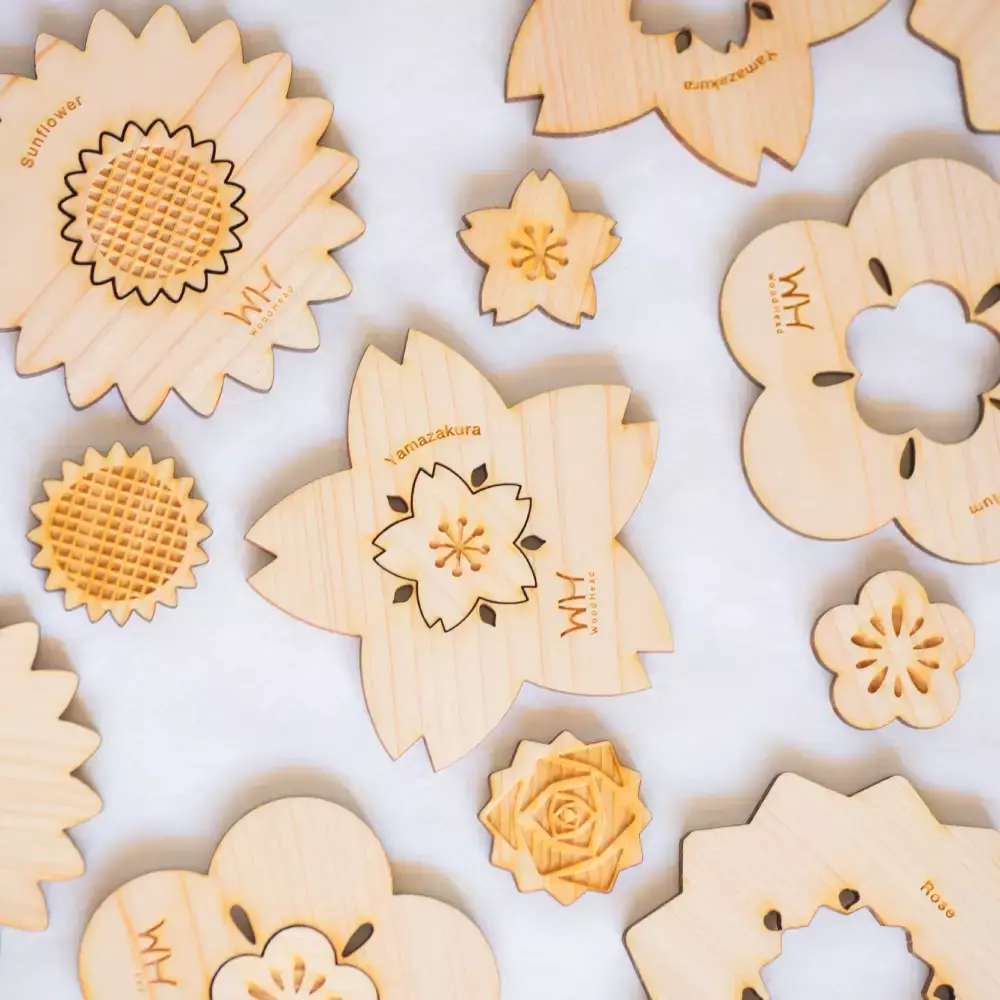 Hinoki Cypress Coaster Natural Wood Sunflower Design 90mm - Image 3
