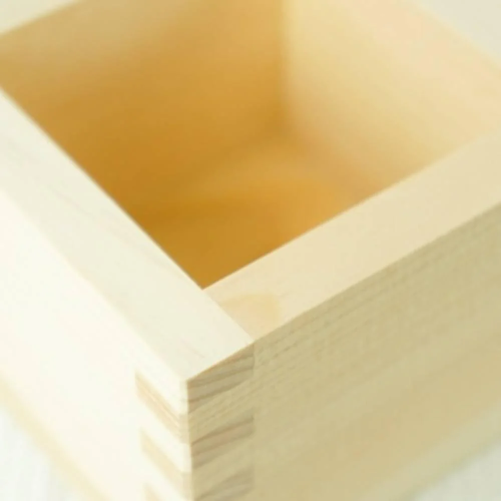 Hinoki Masu Japanese Cypress Wooden Sake Cup Daruma Design - Image 3