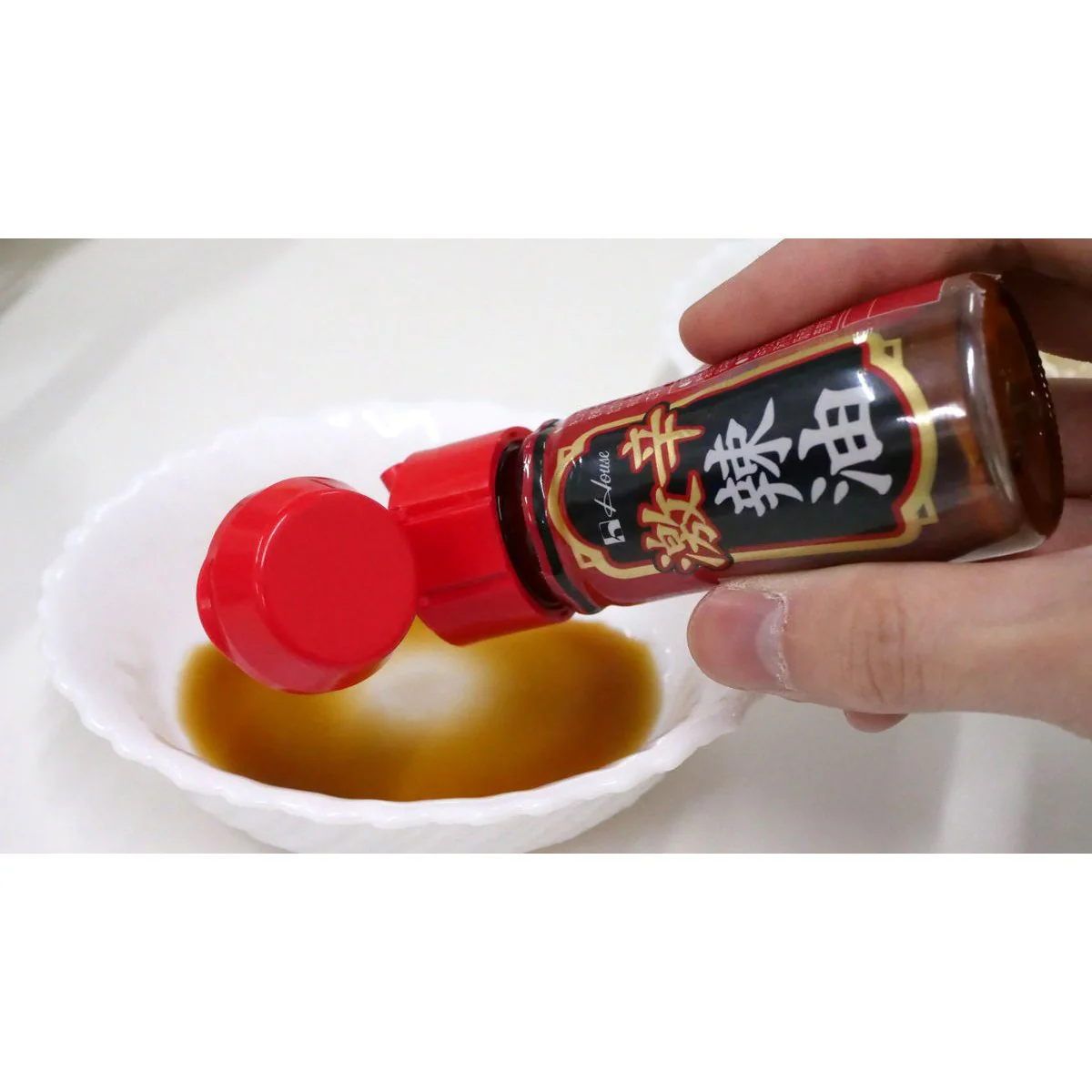 House Foods Extra Hot Rayu Spicy Chili and Sesame Oil Sauce 31g - Image 2