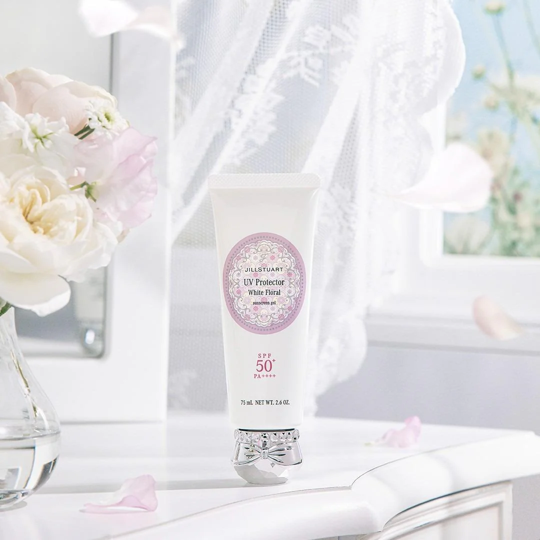 Jill Stuart White Floral Moisturizing Hand Cream 30ml - Image 2