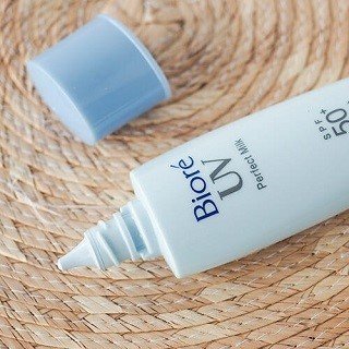 Bioré UV Sarasara Perfect Milk Sunscreen SPF50+ PA++++ 40ml - Image 5