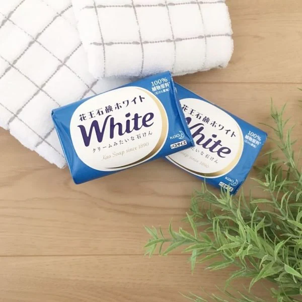 Kao White Body Bar Soap Rich Creamy Lather Moisturizing Bath Soap 130g - Image 4