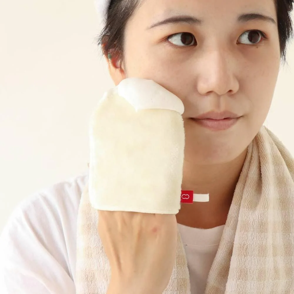 Kinuya 100% Silk Face Cleansing Mitten Gentle Exfoliating Glove - Image 5