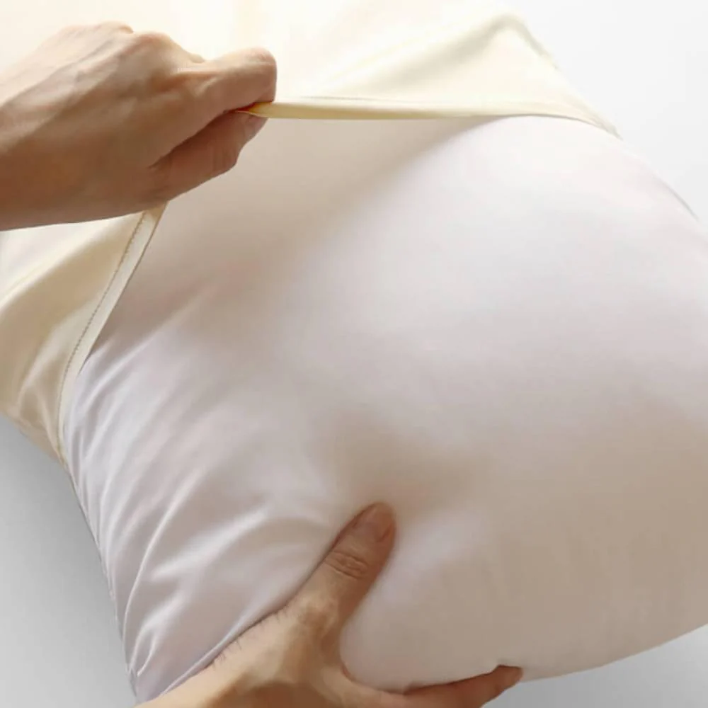 Kinuya Gentle Silk Pillowcase For Hair Protection Off White 45 x 55cm - Image 4