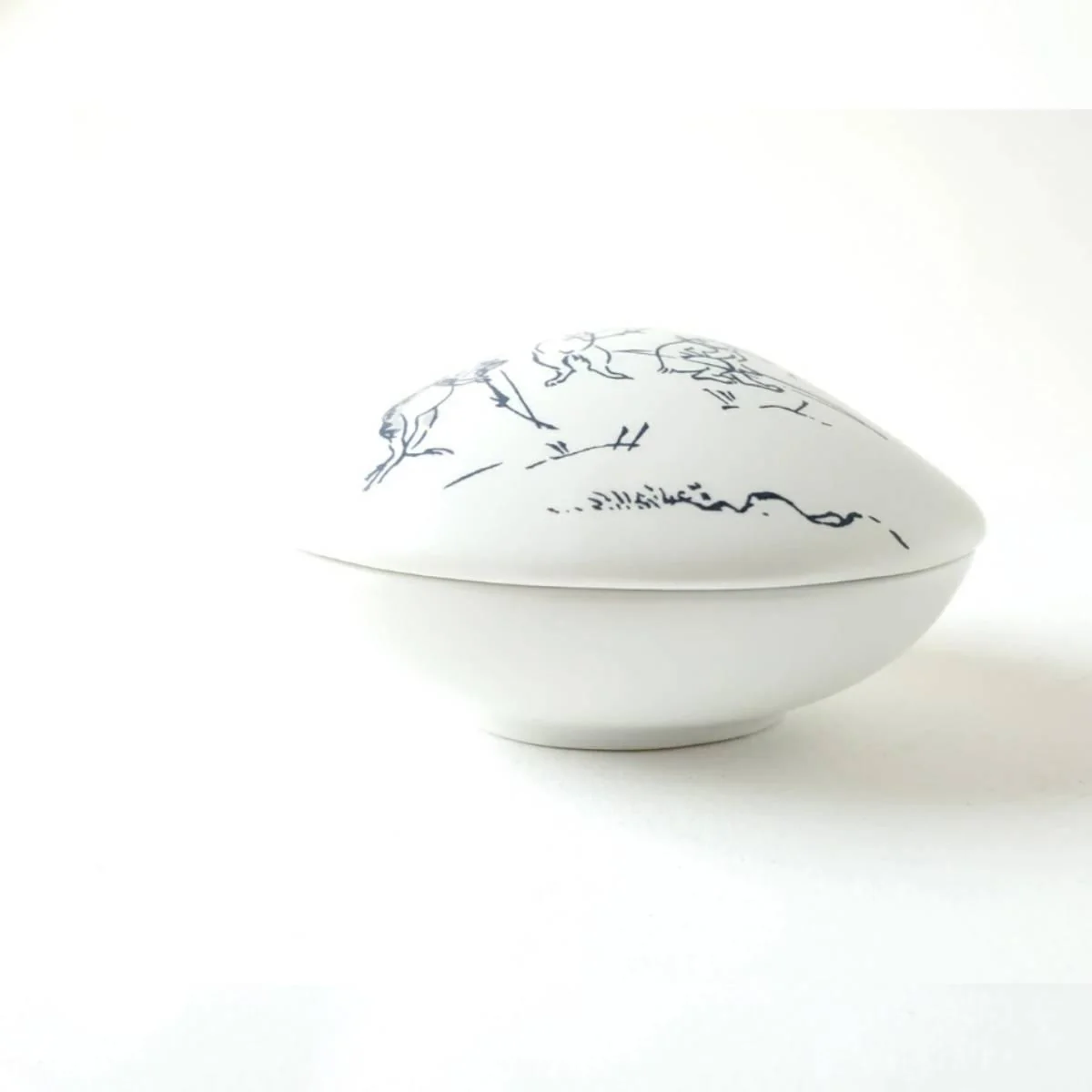Kousaido Shell-Shaped Incense Holder Choju Giga Design - Image 5