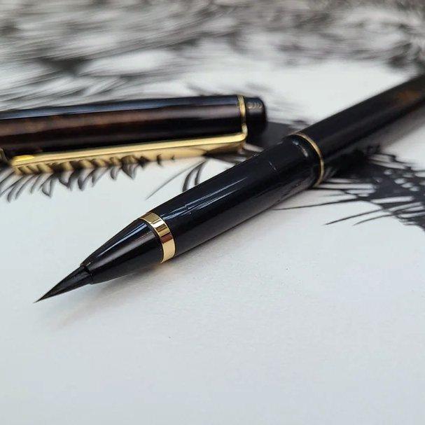 Kuretake Handcrafted Calligraphy Brush Pen Tortoise Shell Pattern - Image 3