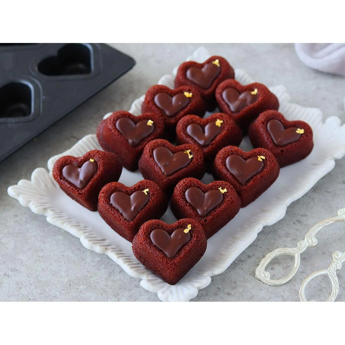 Matsunaga Double-Heart Cake Mold (Teflon-Coated Baking Mold) 12 Wells - Image 3