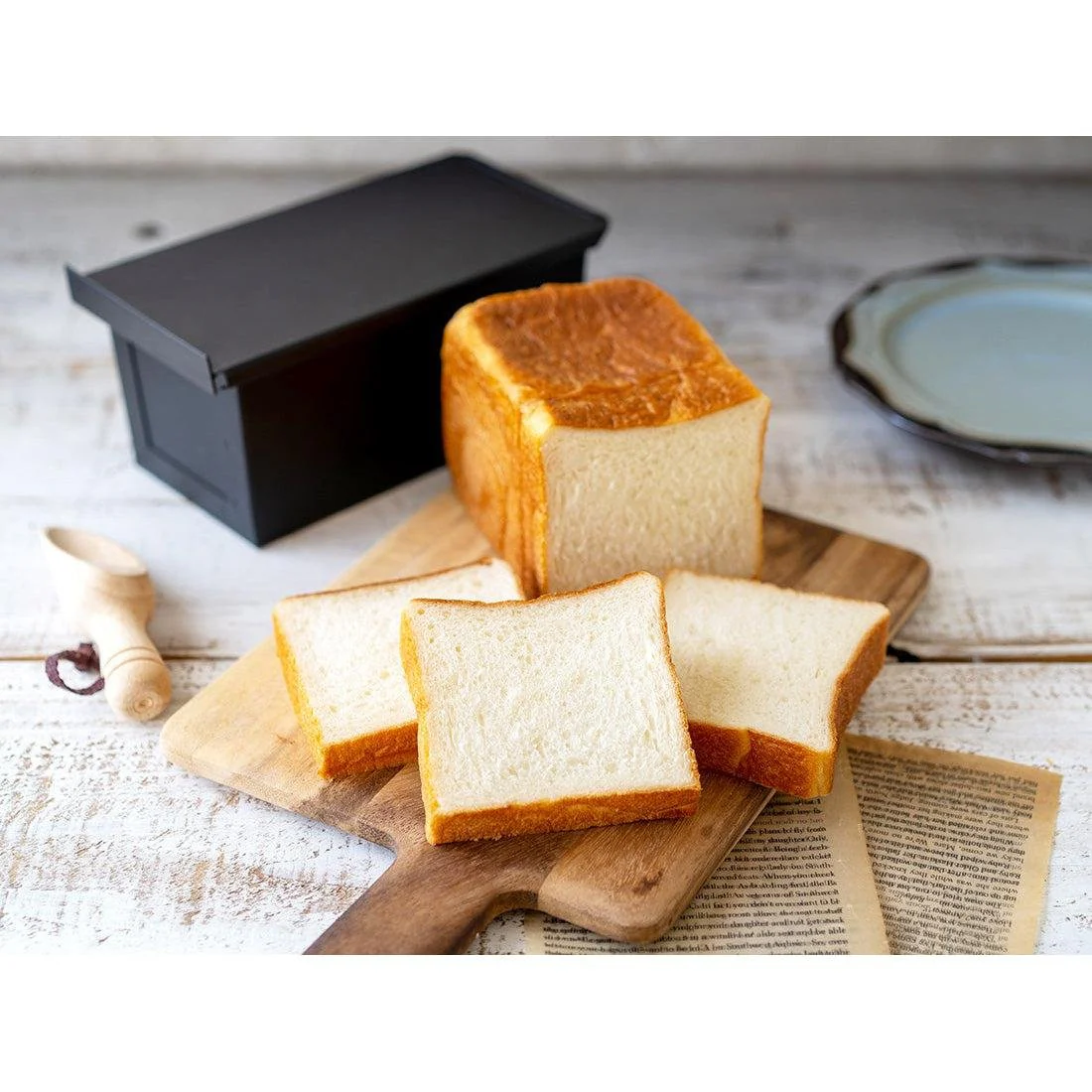 Matsunaga Premium Shokupan Mold (Japanese Milk Bread Pan) 1.5 lb Loaf Pan - Image 3