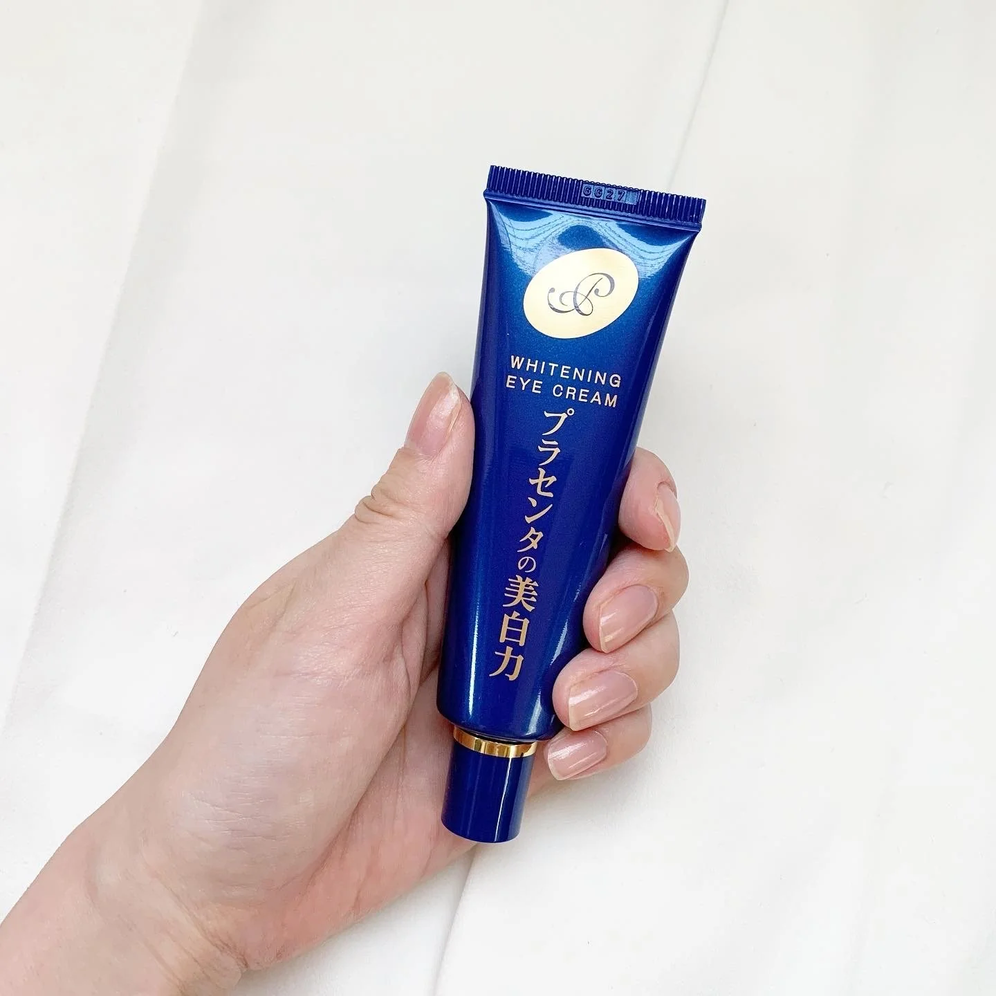 Meishoku Moisturizing Eye Cream for Fine Lines & Puffiness 30g - Image 3