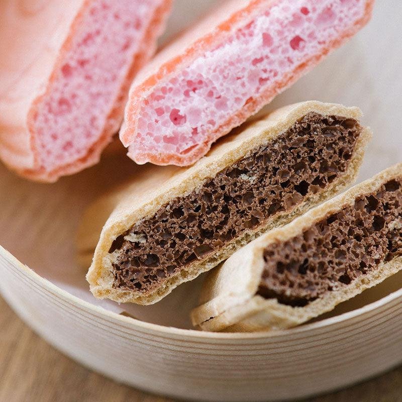Meito Pukupuku Tai Taiyaki Strawberry Chocolate Filled Fish Shaped Monaka Wafer (Pack of 10) - Image 3