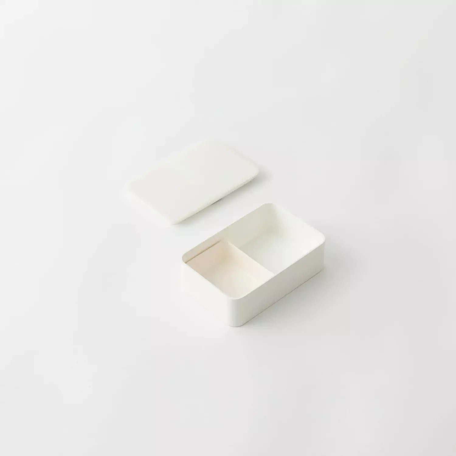 Minimalist White Microwaveable Bento Lunch Box Big Capacity 1000ml - Image 4