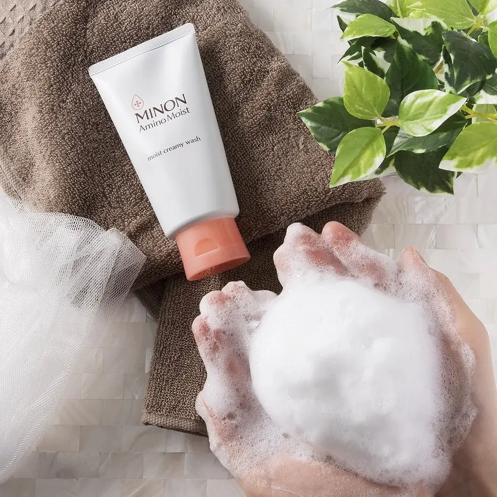 Minon Amino Moist Creamy Wash Cleansing Foam for Sensitive Skin 100g - Image 3