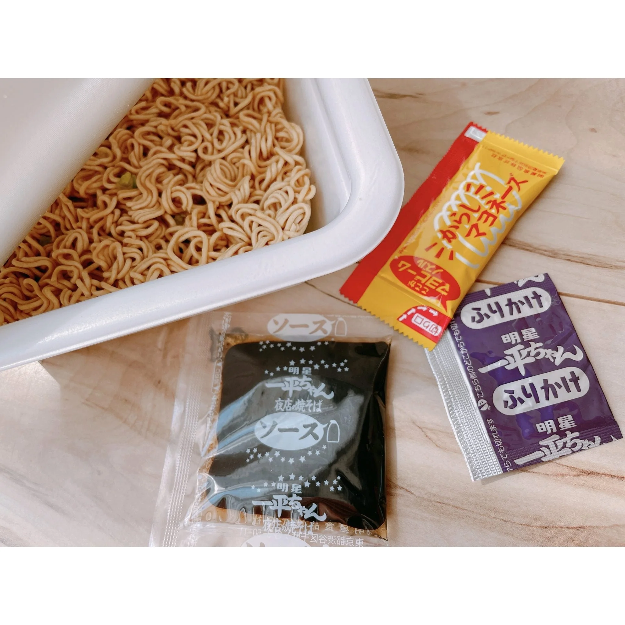 Myojo Ippeichan Yakisoba Instant Fried Noodles 135g (Pack of 3) - Image 4