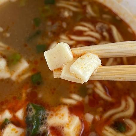 Myojo Soy Milk Dan Dan Instant Non-Fried Noodles Cup 65g (Pack of 6) - Image 2