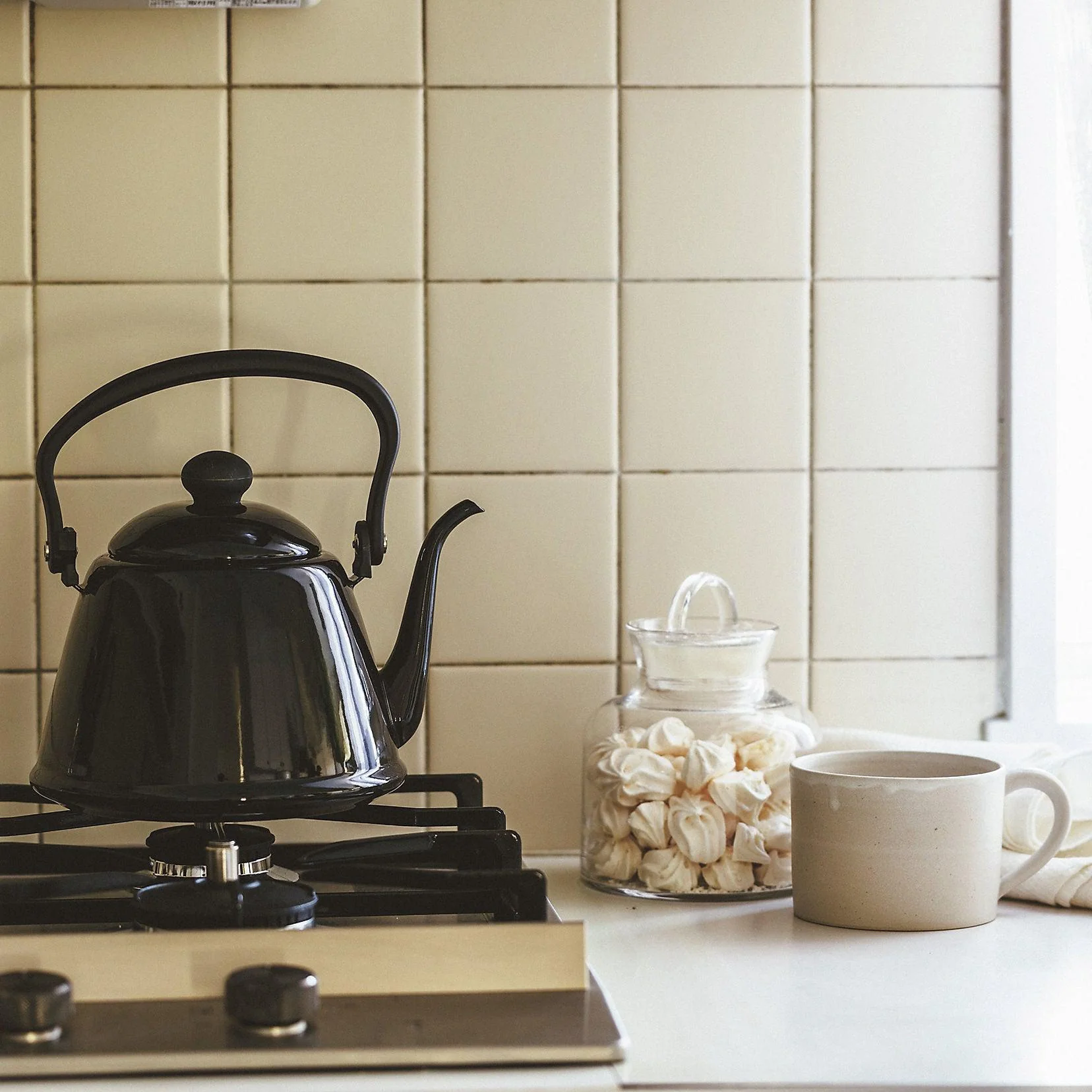 Noda Horo Drip Kettle II Japanese Enamel Gooseneck Kettle Black 2L - Image 2