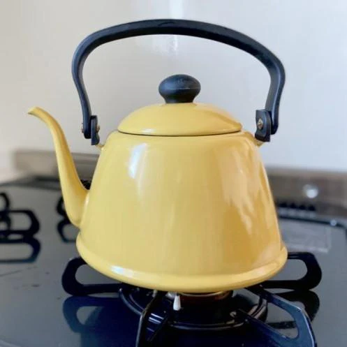 Noda Horo Drip Kettle II Retro Enamel Gooseneck Kettle Yellow 2L - Image 4