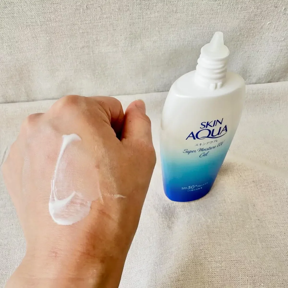 Skin Aqua Super Moisture Gel SPF50+ PA++++ 110g - Image 6
