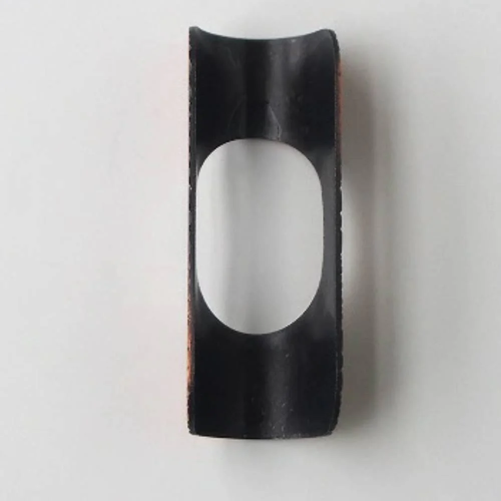 Tanabe Elegant Bronze Chopstick Rest With Traditional Pattern - Image 4